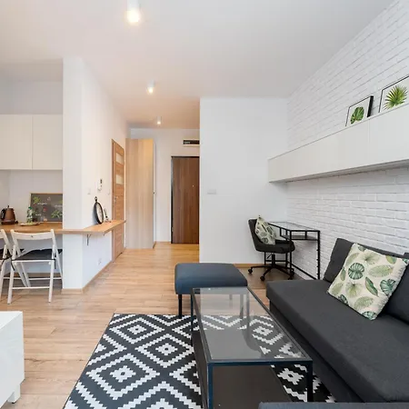Rakowicka Charming With Garden By Bookinghost Apartamento Cracóvia