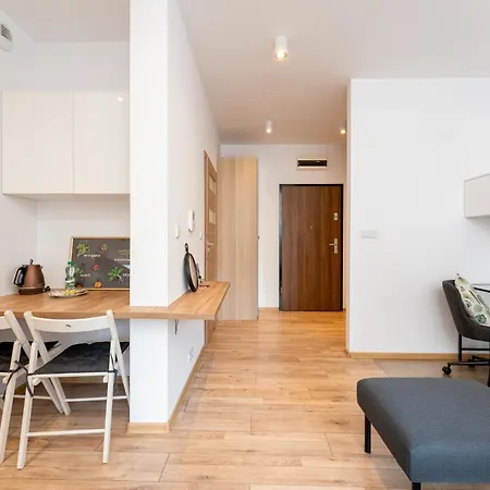 Rakowicka Charming With Garden By Bookinghost Apartamento