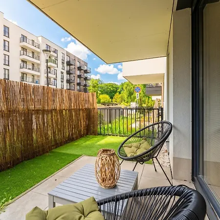 Rakowicka Charming With Garden By Bookinghost Apartamento *